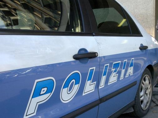 Polizia Martina Franca durante intervento salva-vita e arresto ricercata