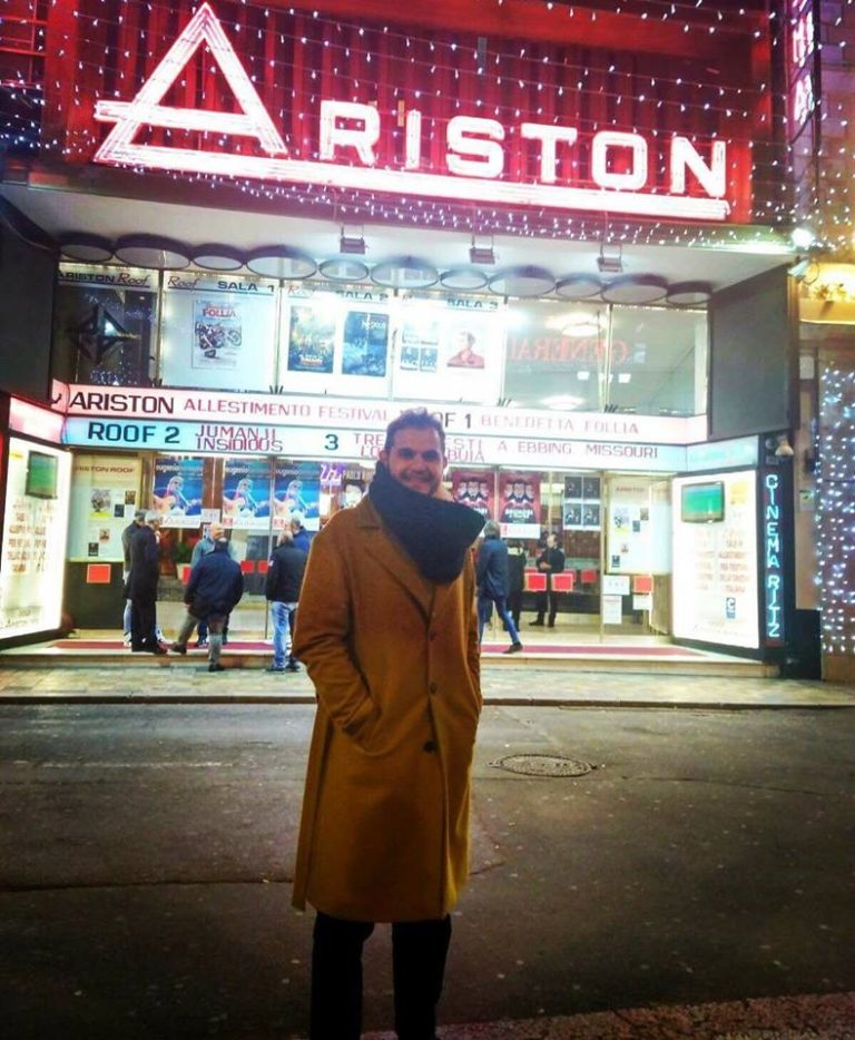 Renzo Rubino davanti all'Ariston