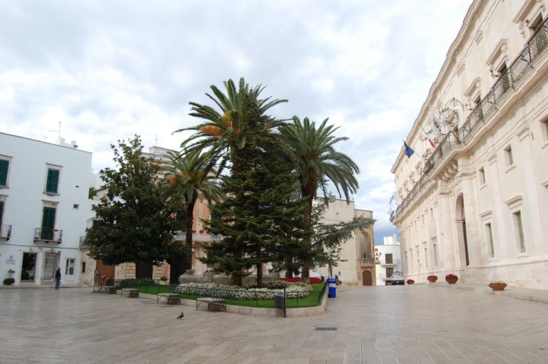 Piazza Roma con Municipio