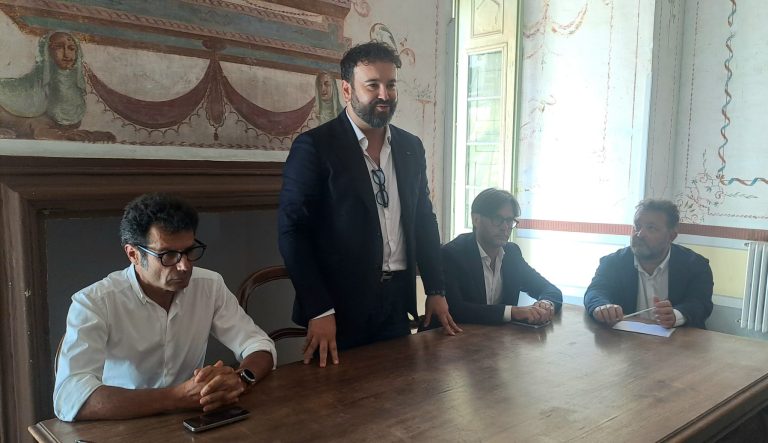 firma contratto servizio raccolta rifiuti Comune e RTI