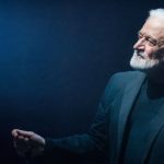 Amedeo Minghi a Martina Franca durante il concerto al Teatro Nuovo premiato dal Comune