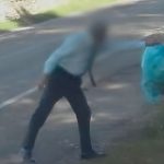 Fototrappola riprende sacchetto di rifiuti abbandonato lungo una strada a Martina Franca (1)