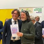 L’assessore Francesco Aquaro ritira a Bari il premio Comuni Ricicloni 2025 per Martina Franca