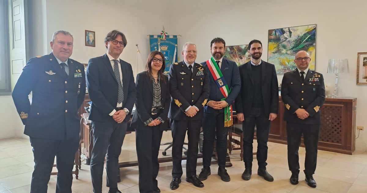 Il 16° Stormo resta a Martina Franca, incontro a Palazzo Ducale tra il sindaco Palmisano e il generale Antonio Conserva