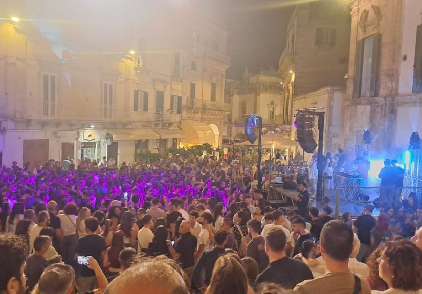 maturandi di Martina Franca durante una serata di festa prima degli esami.